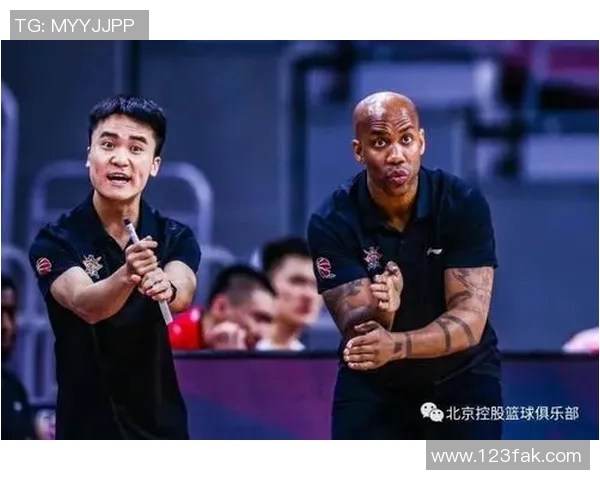 2025-26赛季第一阶段常规赛结束，回头再看看广州龙狮啦啦队的表演吧！